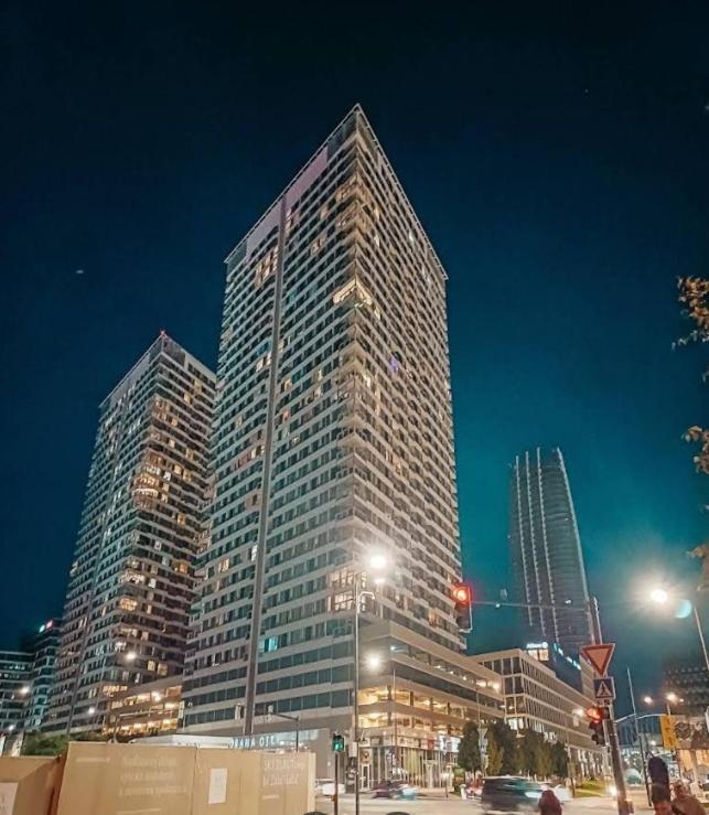 Skau Panorama Family & Business Apartment City View Free Parking ブラチスラヴァ エクステリア 写真